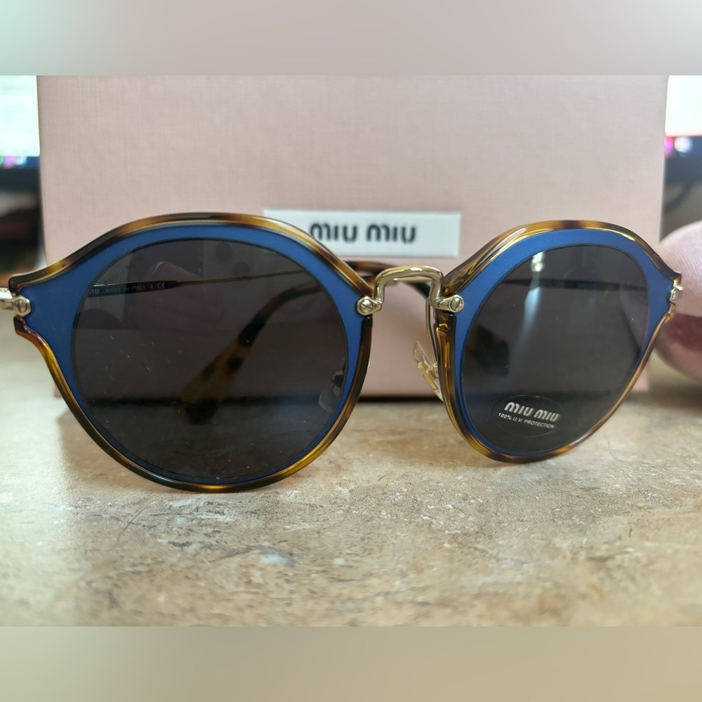 MIU MIU Sunglasses